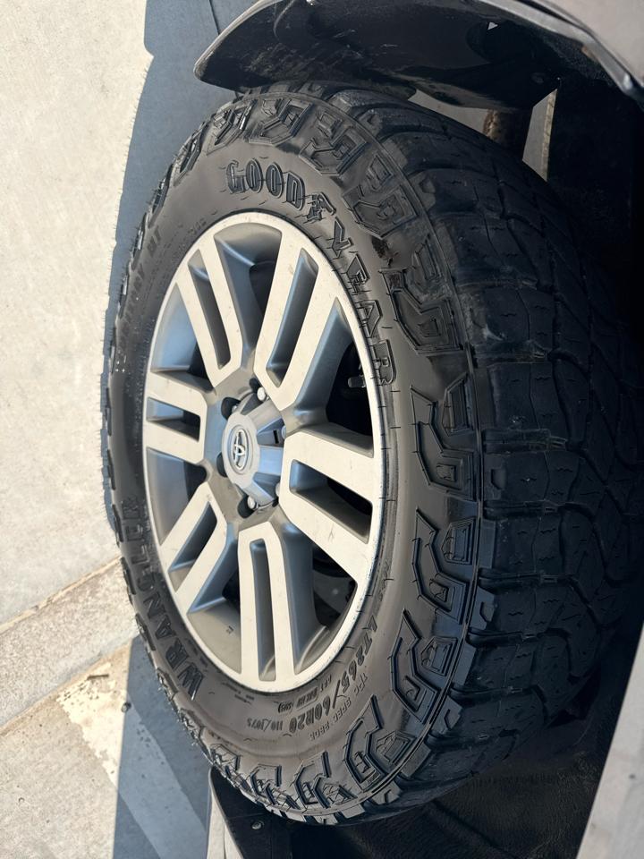 Toyota 4Runner 4WD 4dr V6 Limited (Natl) 2011