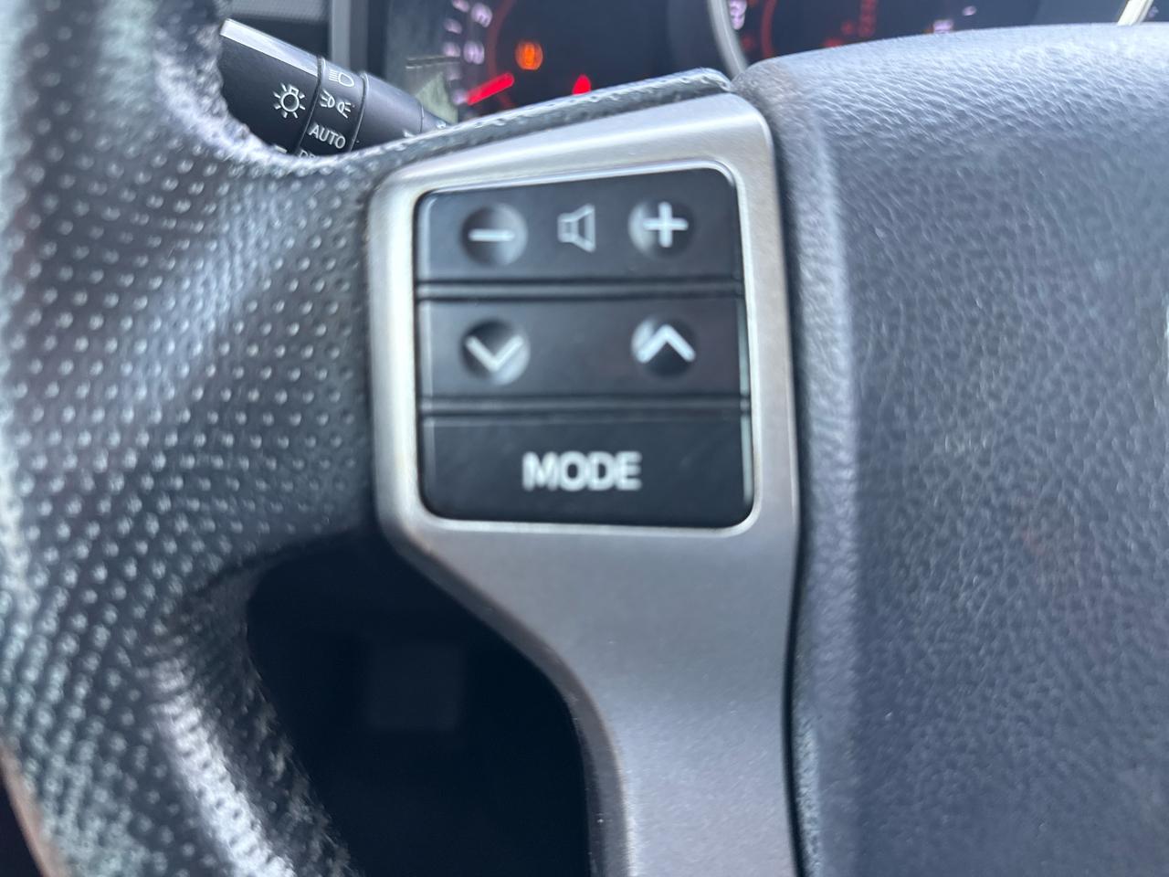 Toyota 4Runner 4WD 4dr V6 Limited (Natl) 2011
