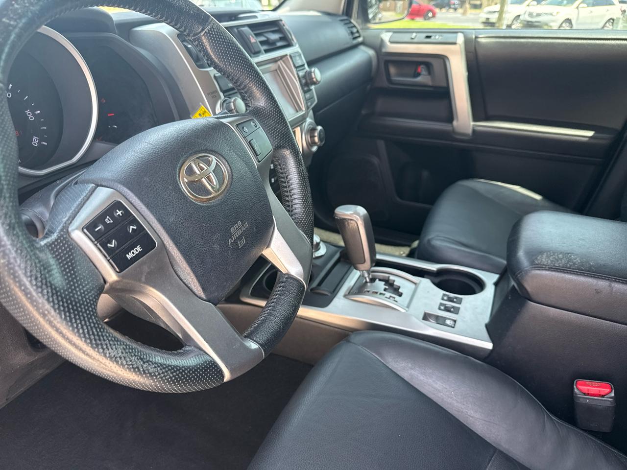 Toyota 4Runner 4WD 4dr V6 Limited (Natl) 2011