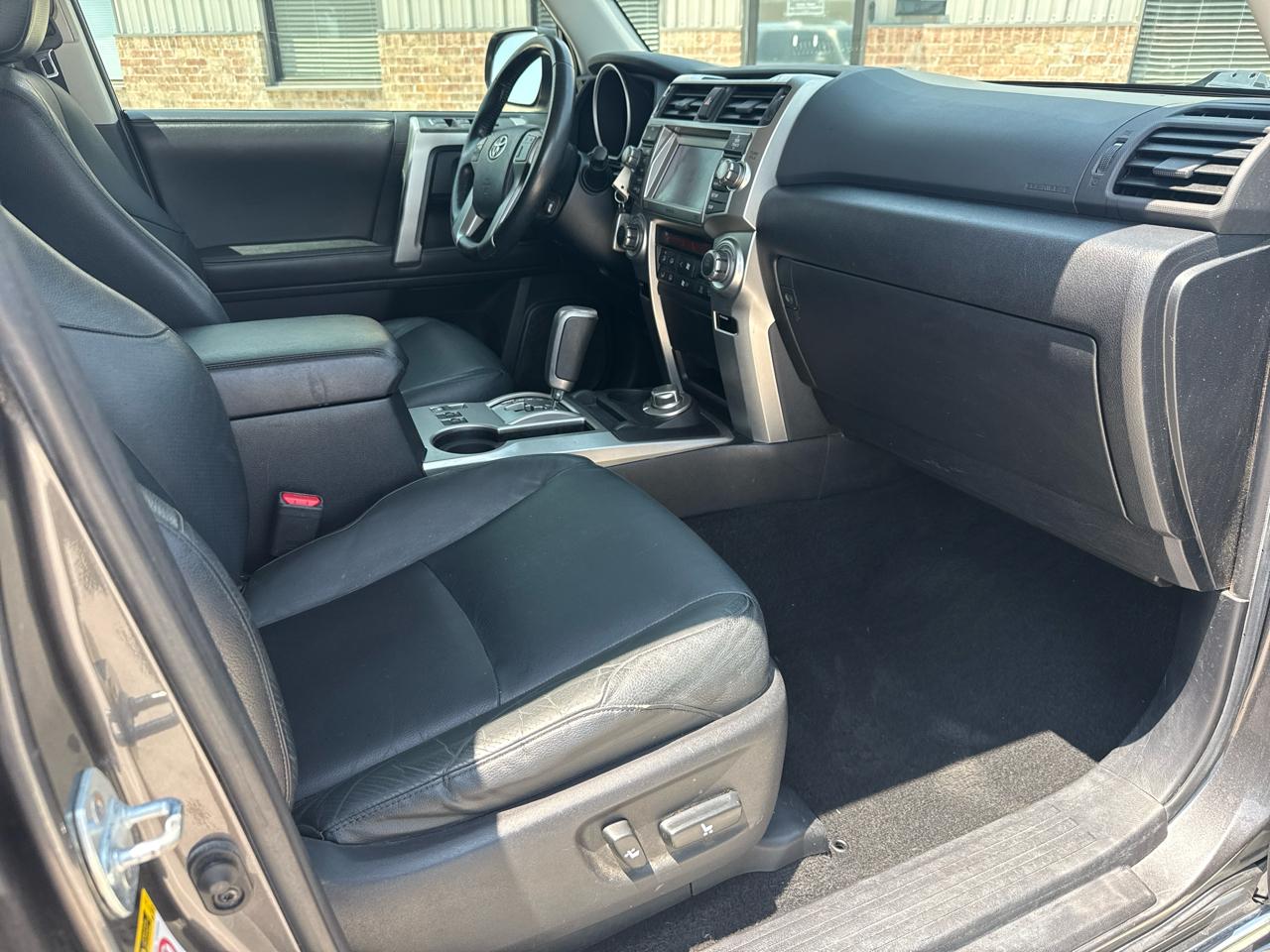 Toyota 4Runner 4WD 4dr V6 Limited (Natl) 2011