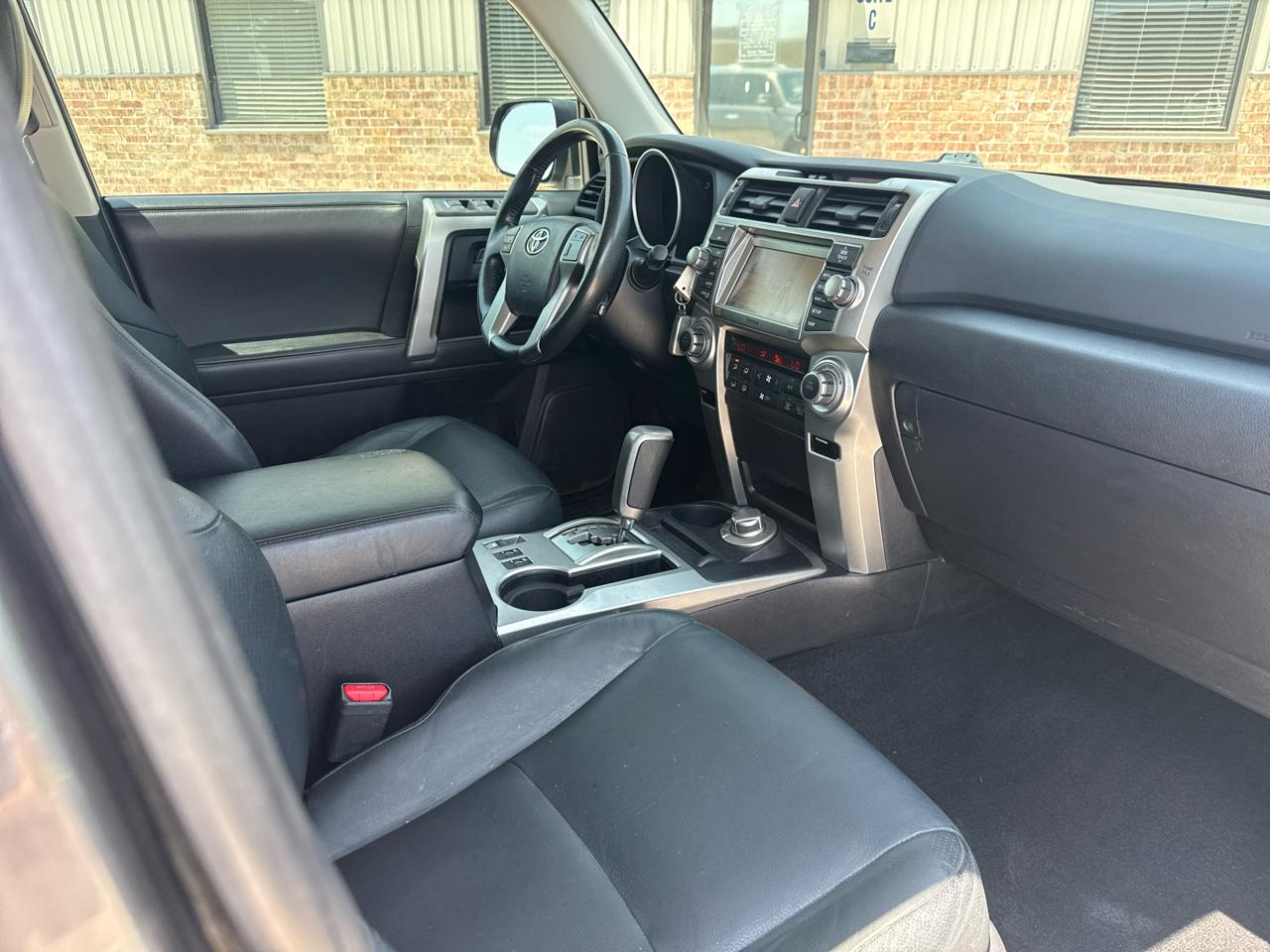 Toyota 4Runner 4WD 4dr V6 Limited (Natl) 2011