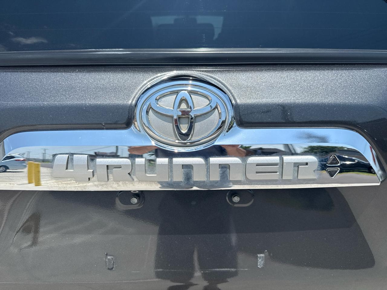 Toyota 4Runner 4WD 4dr V6 Limited (Natl) 2011