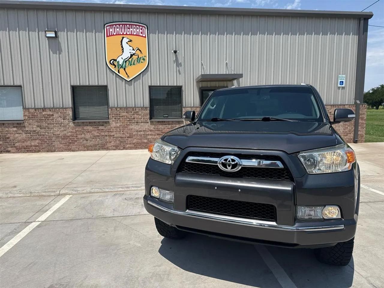Toyota 4Runner 4WD 4dr V6 Limited (Natl) 2011