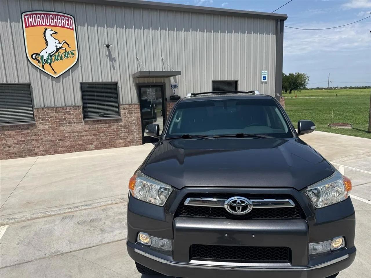 Toyota 4Runner 4WD 4dr V6 Limited (Natl) 2011