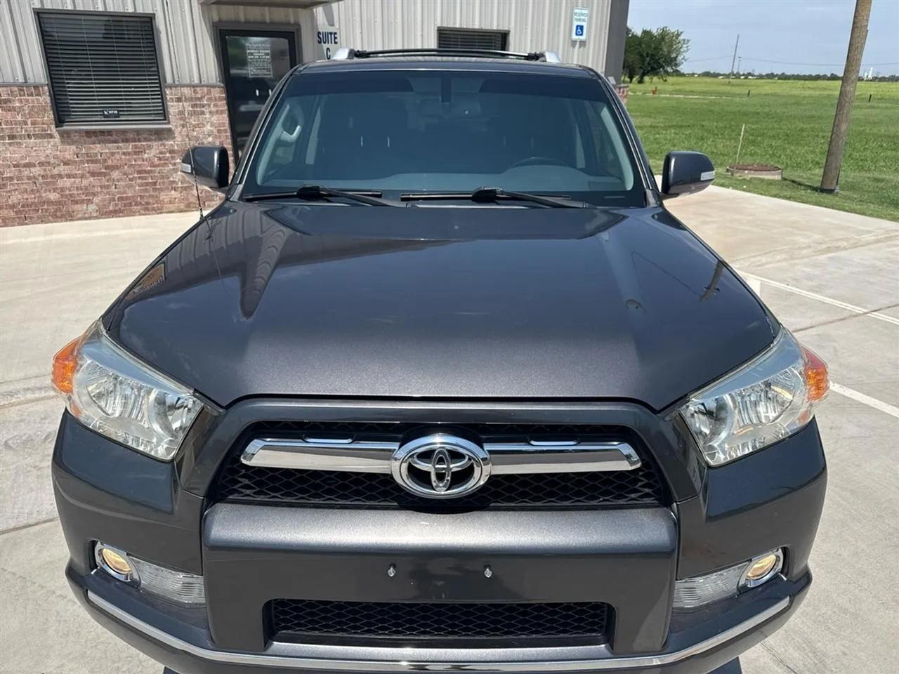 Toyota 4Runner 4WD 4dr V6 Limited (Natl) 2011