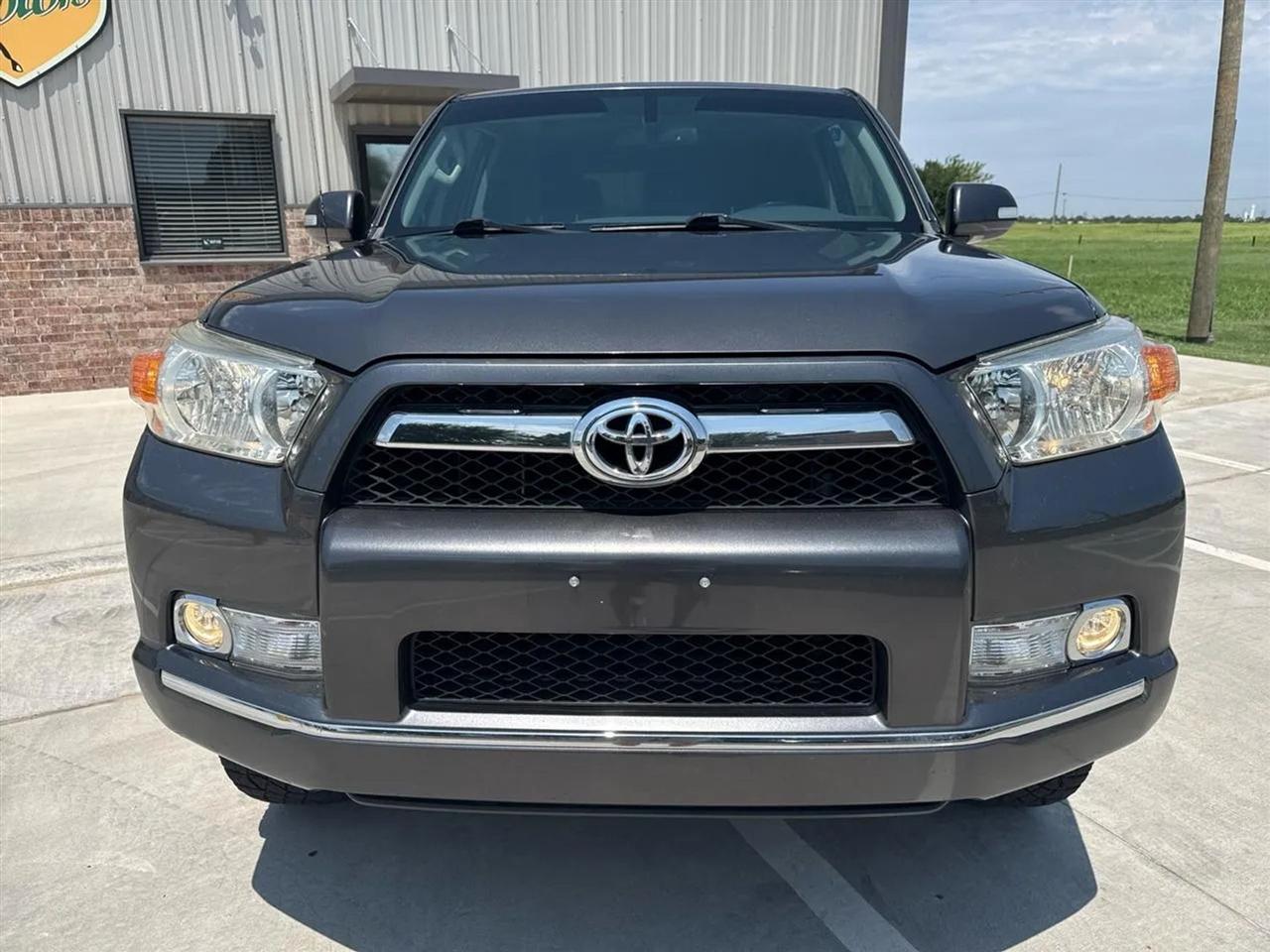 Toyota 4Runner 4WD 4dr V6 Limited (Natl) 2011