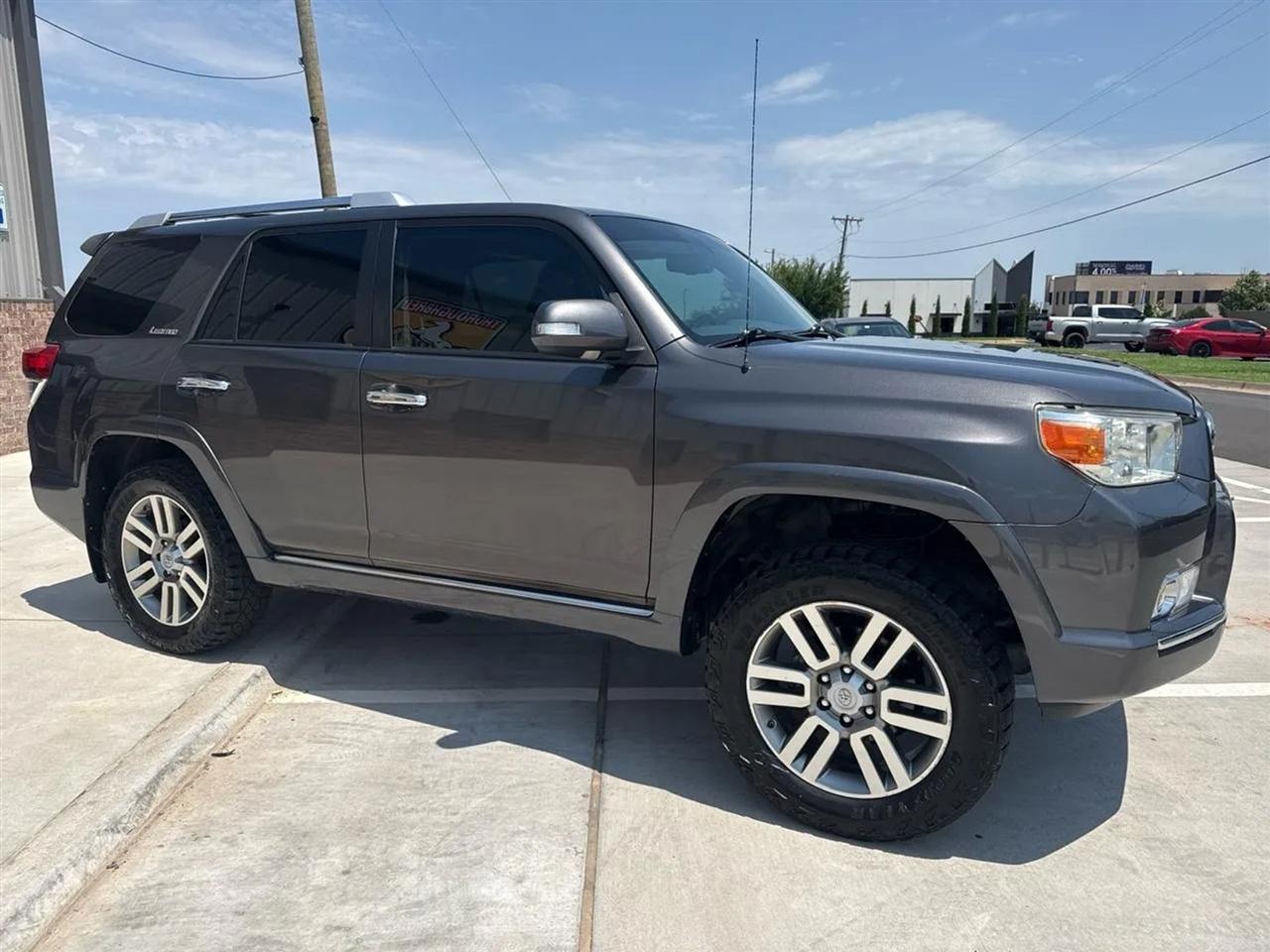 Toyota 4Runner 4WD 4dr V6 Limited (Natl) 2011