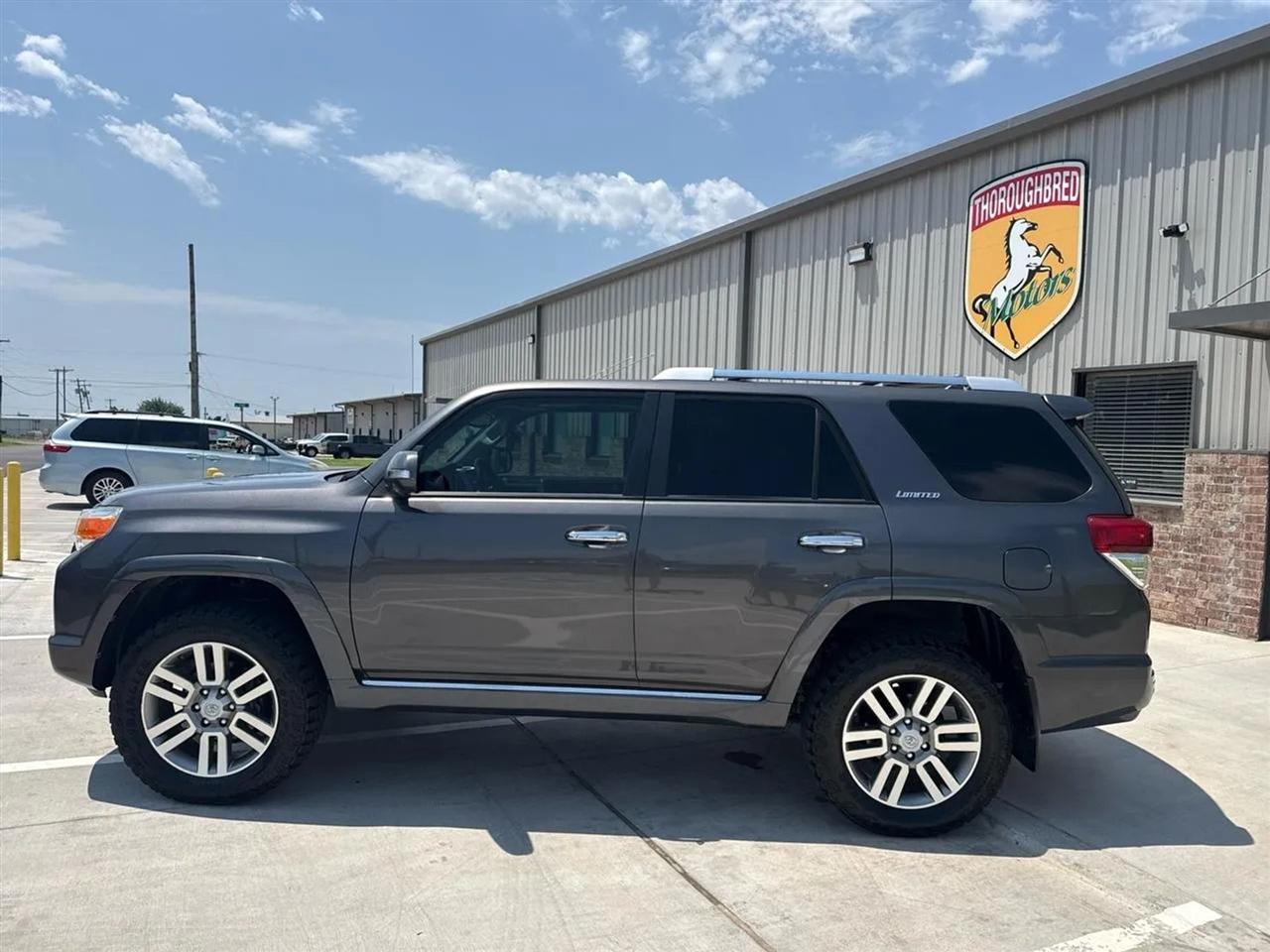 Toyota 4Runner 4WD 4dr V6 Limited (Natl) 2011