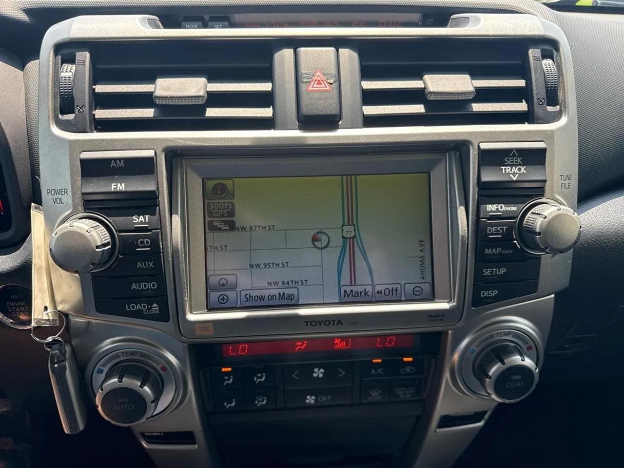 Toyota 4Runner 4WD 4dr V6 Limited (Natl) 2011