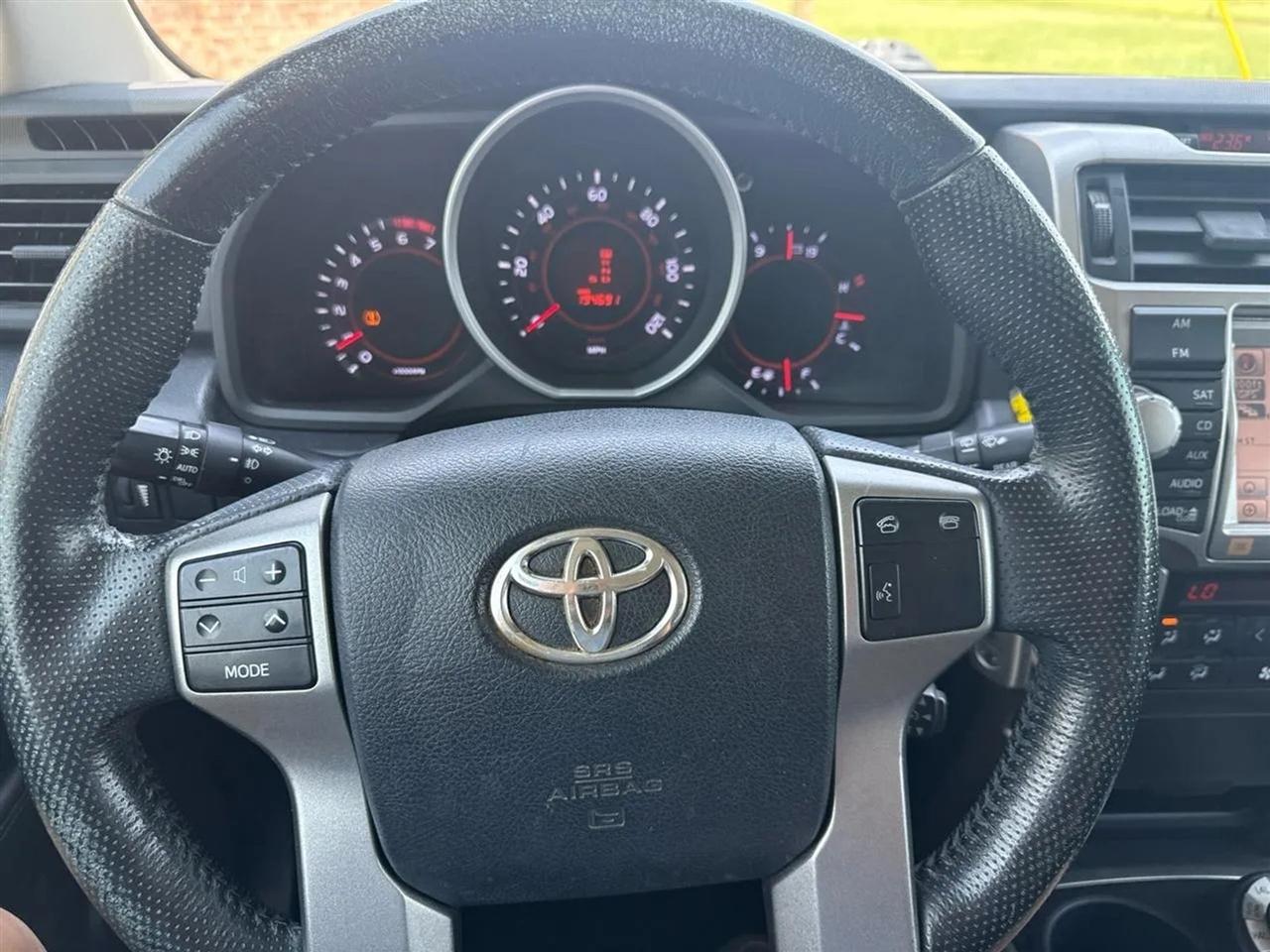 Toyota 4Runner 4WD 4dr V6 Limited (Natl) 2011
