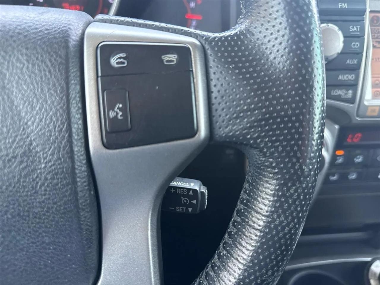 Toyota 4Runner 4WD 4dr V6 Limited (Natl) 2011