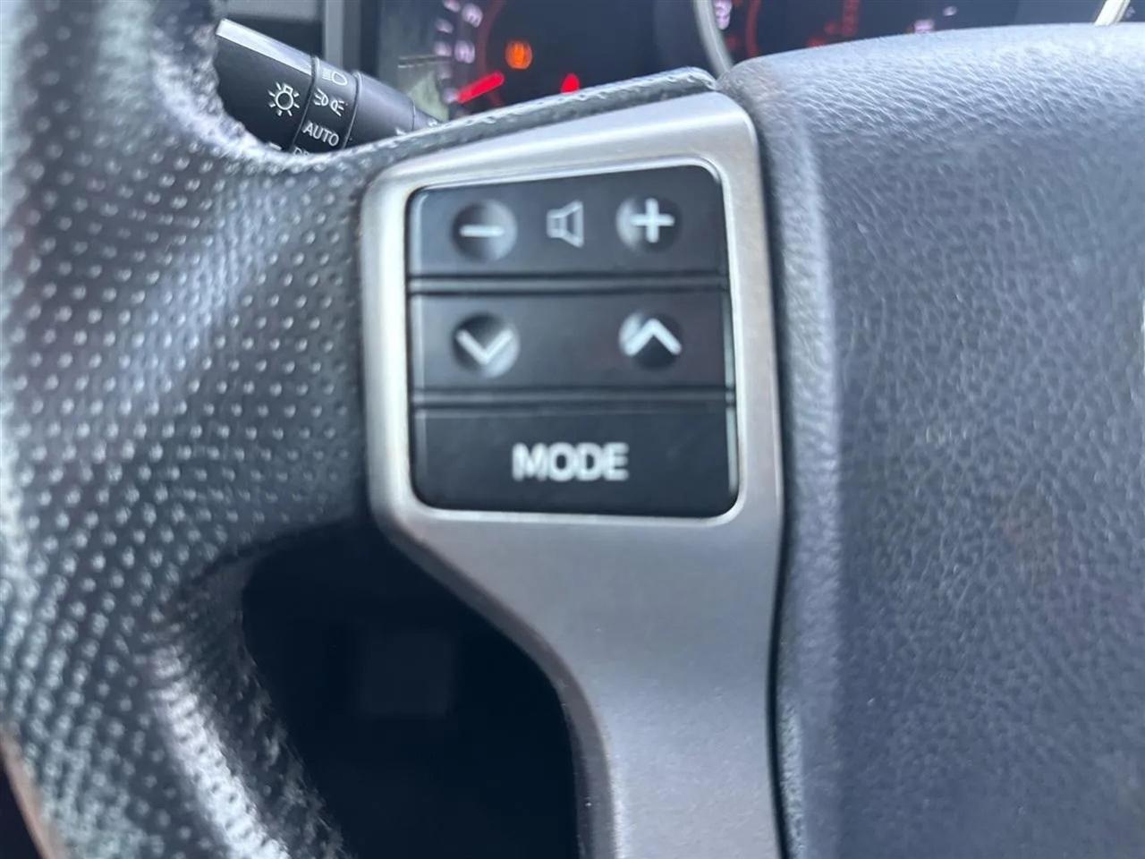 Toyota 4Runner 4WD 4dr V6 Limited (Natl) 2011