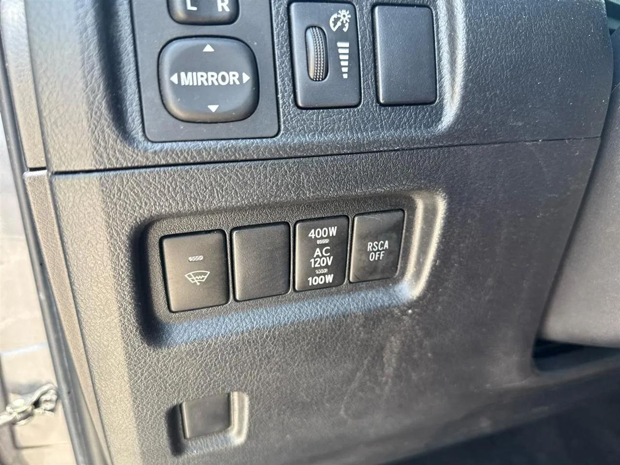 Toyota 4Runner 4WD 4dr V6 Limited (Natl) 2011
