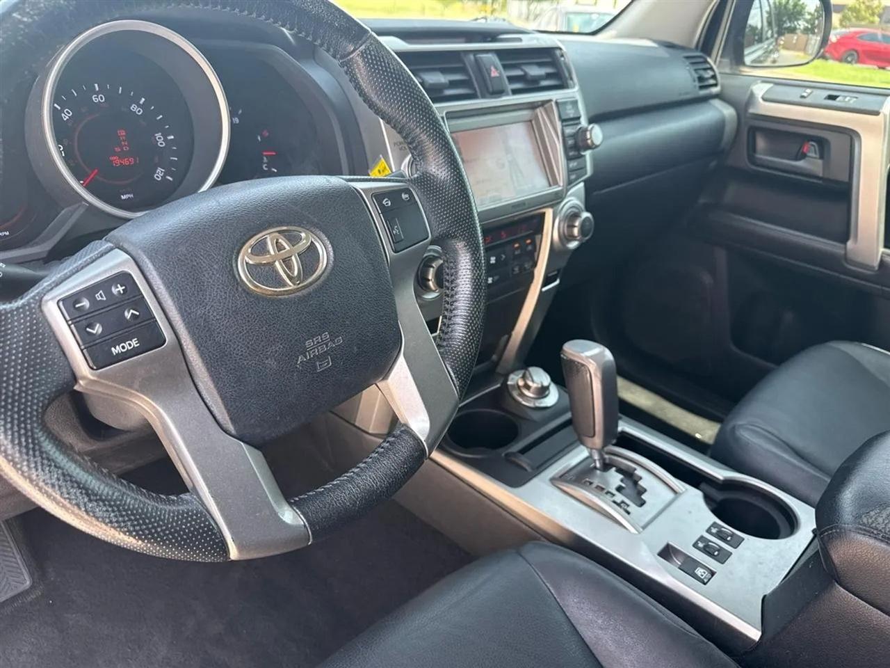 Toyota 4Runner 4WD 4dr V6 Limited (Natl) 2011