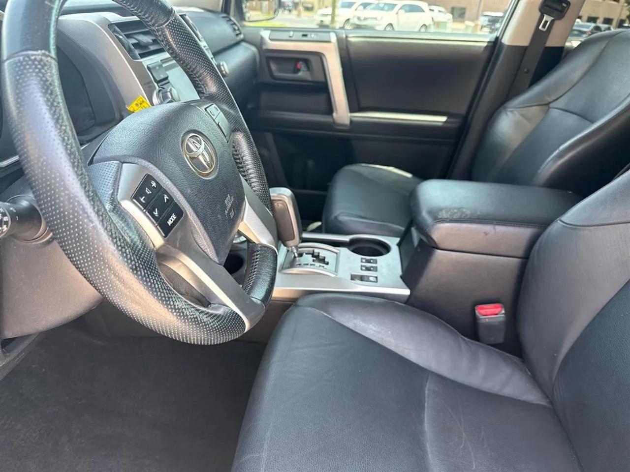 Toyota 4Runner 4WD 4dr V6 Limited (Natl) 2011