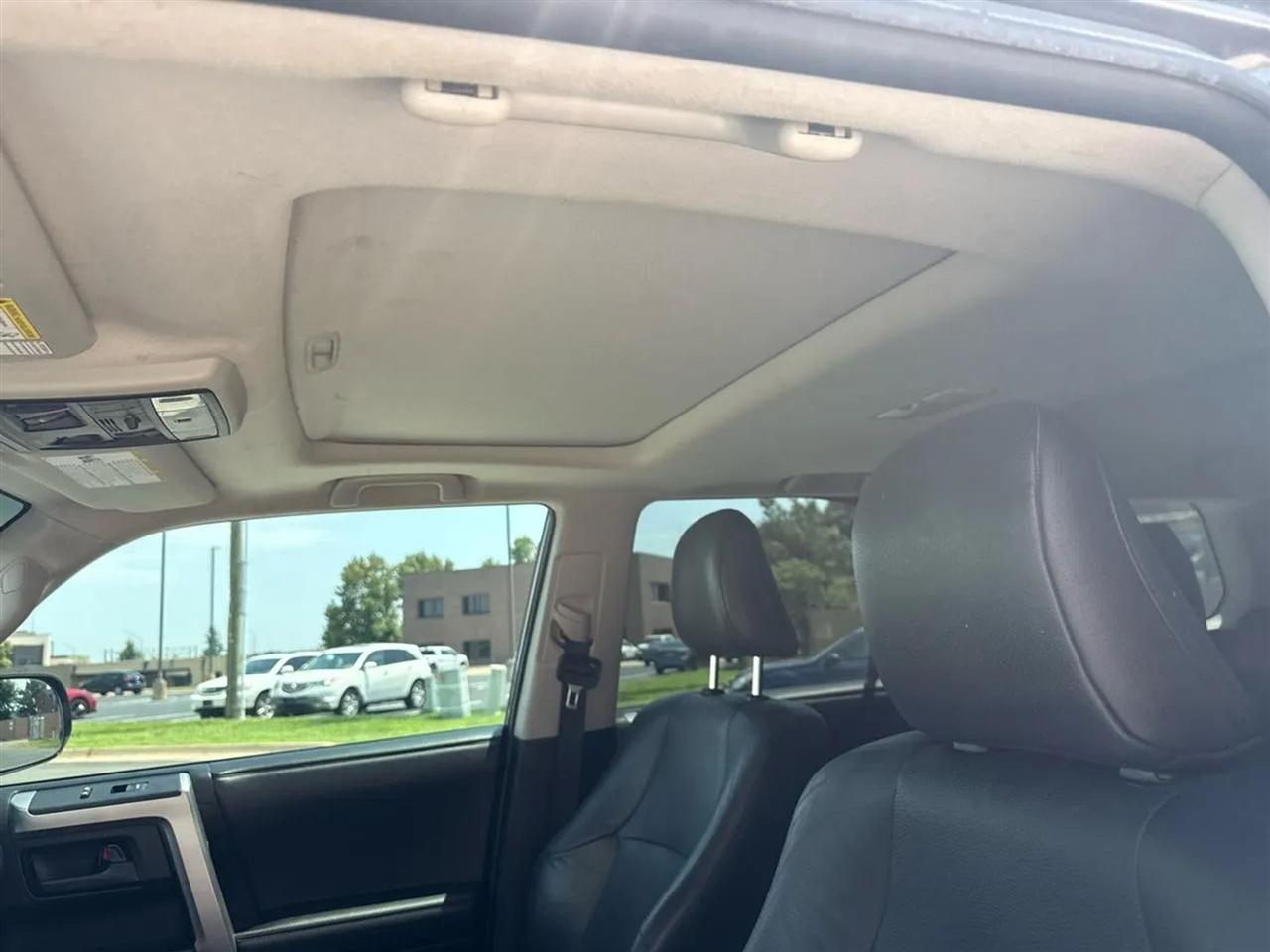 Toyota 4Runner 4WD 4dr V6 Limited (Natl) 2011