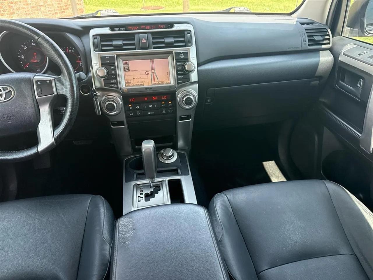 Toyota 4Runner 4WD 4dr V6 Limited (Natl) 2011