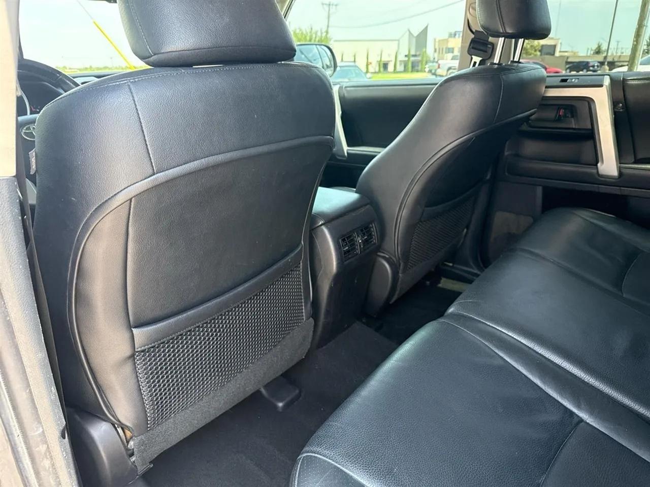 Toyota 4Runner 4WD 4dr V6 Limited (Natl) 2011