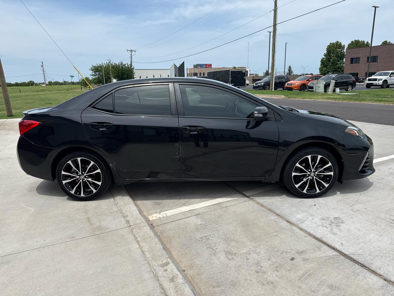 Toyota Corolla XLE CVT (Natl) 2018