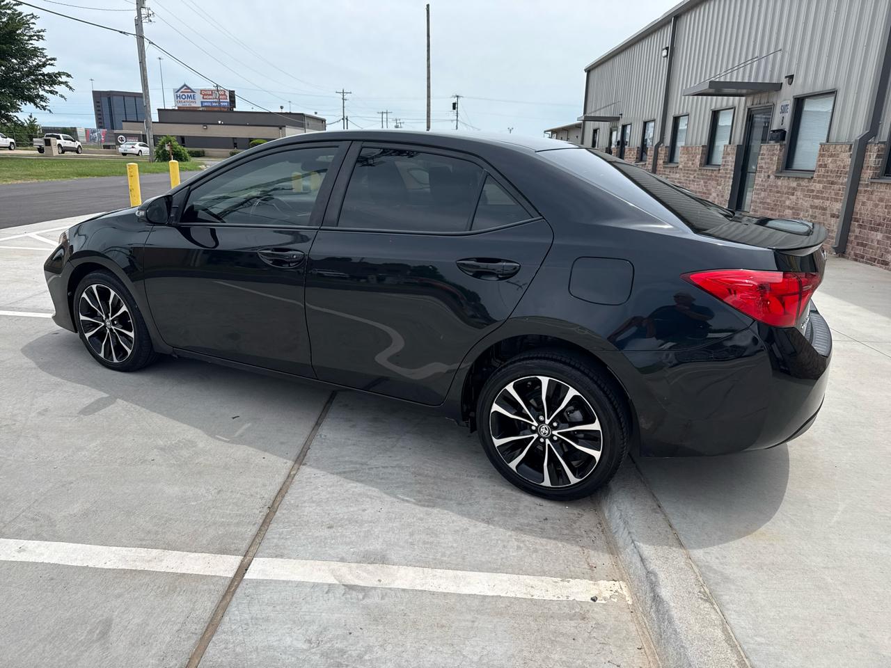 Toyota Corolla XLE CVT (Natl) 2018