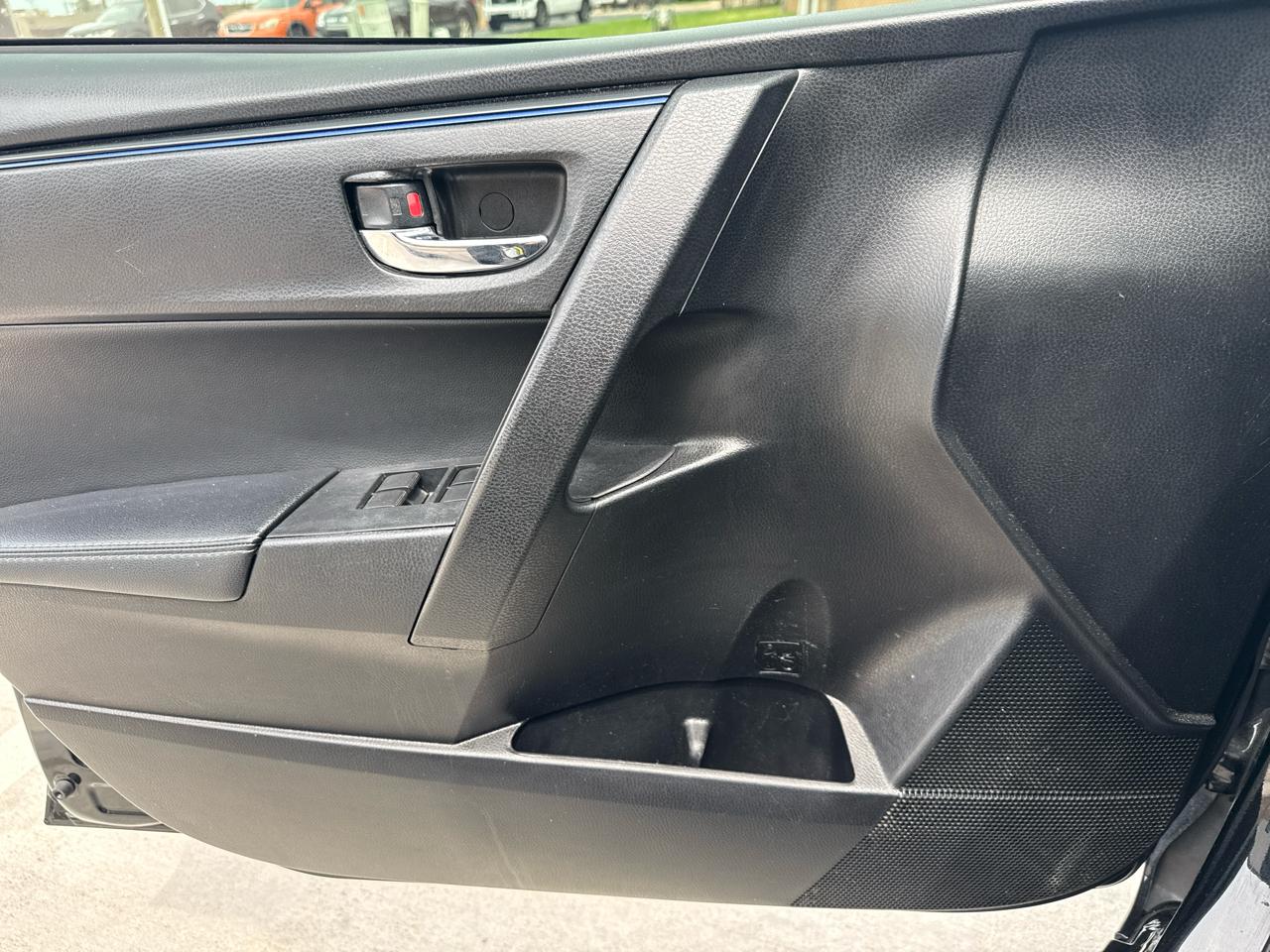 Toyota Corolla XLE CVT (Natl) 2018