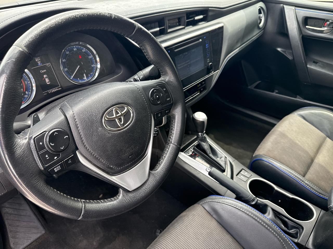 Toyota Corolla XLE CVT (Natl) 2018