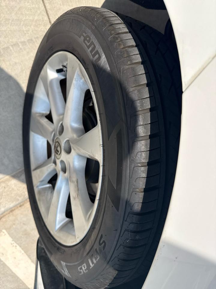 Lexus RX 350 4D SUV AWD 2015