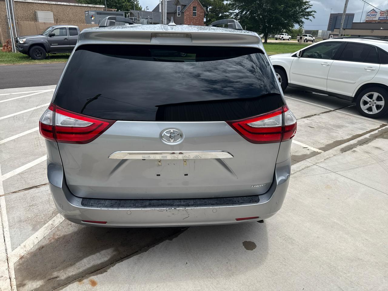 Toyota Sienna 5dr 7-Pass Van Ltd FWD (Natl) 2016