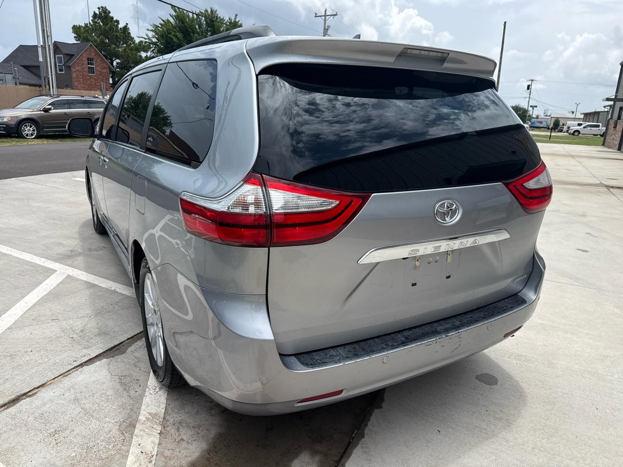 Toyota Sienna 5dr 7-Pass Van Ltd FWD (Natl) 2016