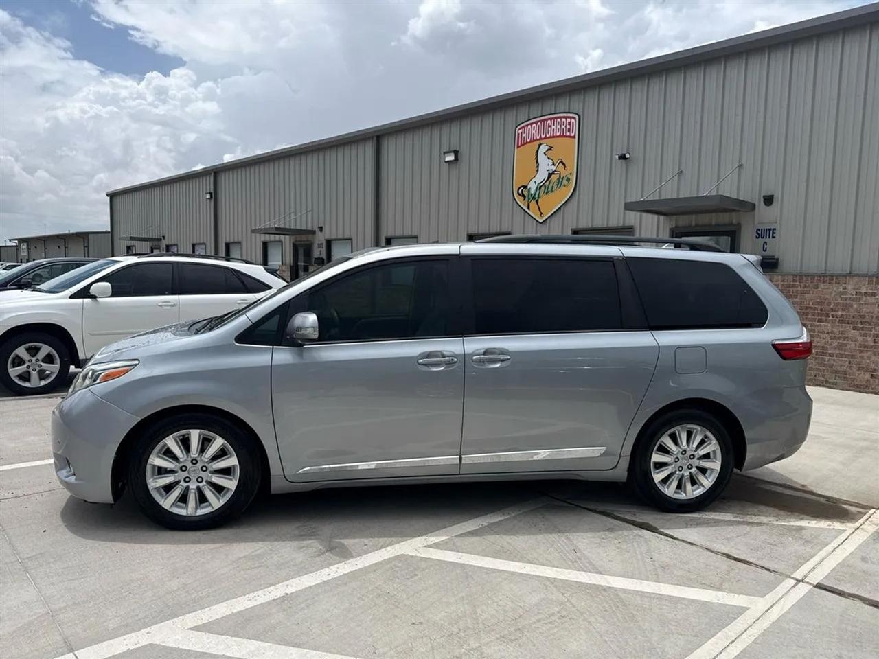 Toyota Sienna 5dr 7-Pass Van Ltd FWD (Natl) 2016