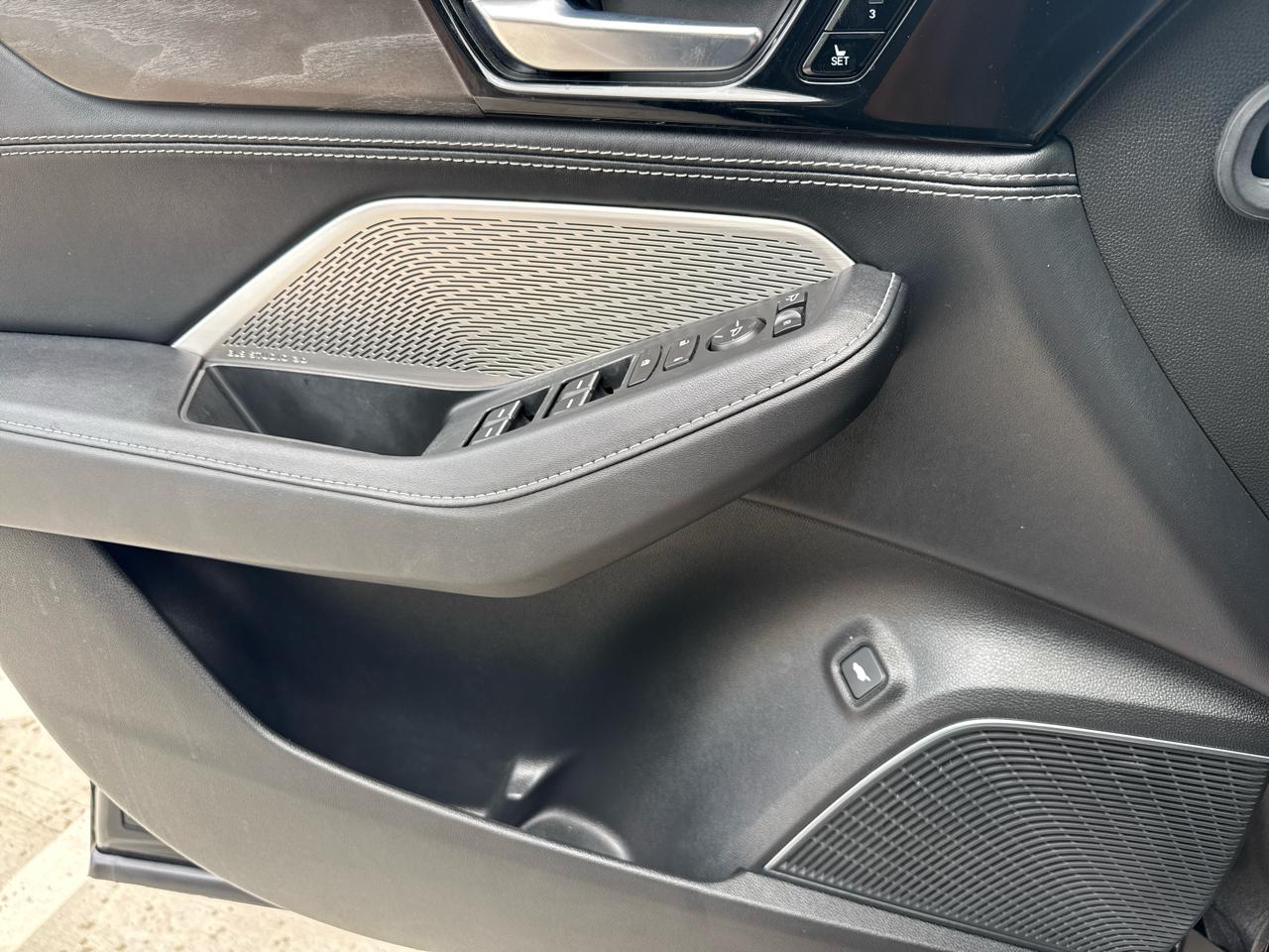 Acura MDX SH-AWD w/Advance Package 2023