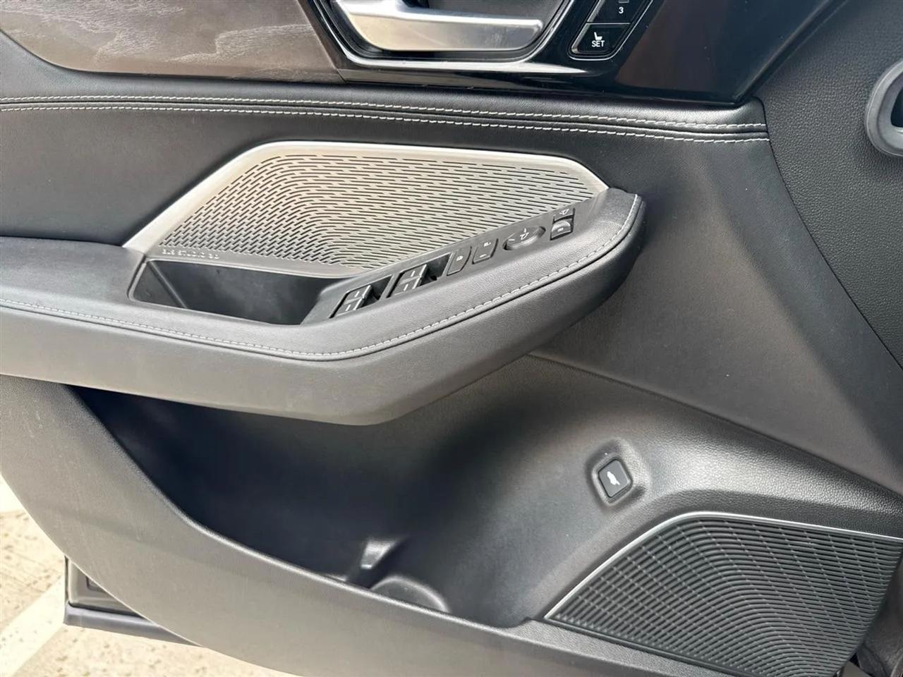 Acura MDX SH-AWD w/Advance Package 2023