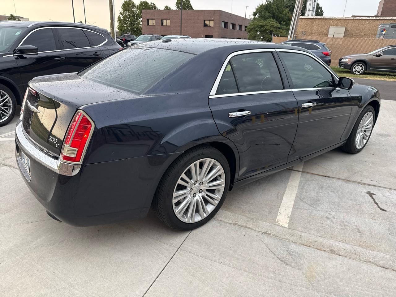 Chrysler 300 4dr Sdn 300C RWD 2011