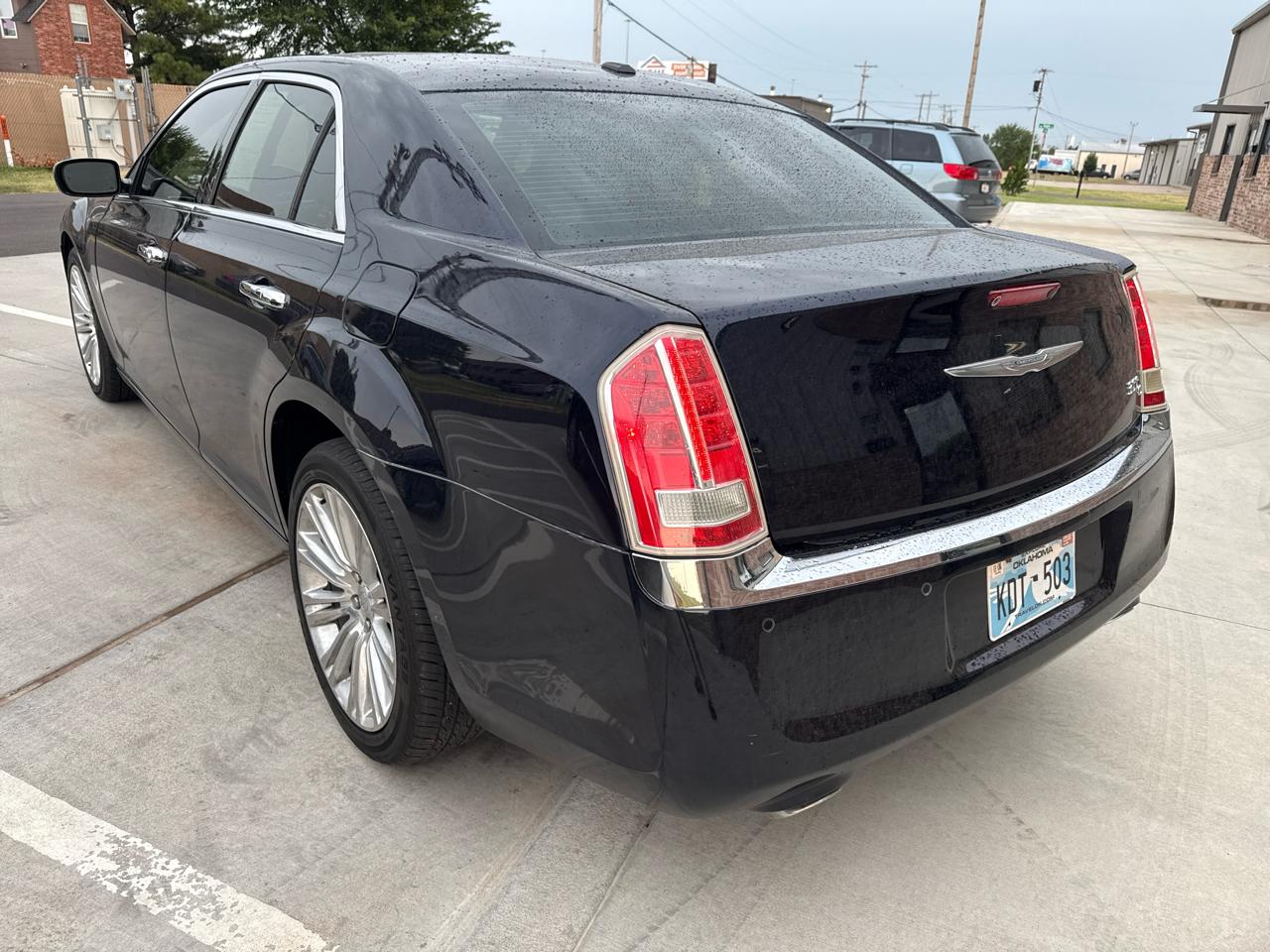 Chrysler 300 4dr Sdn 300C RWD 2011