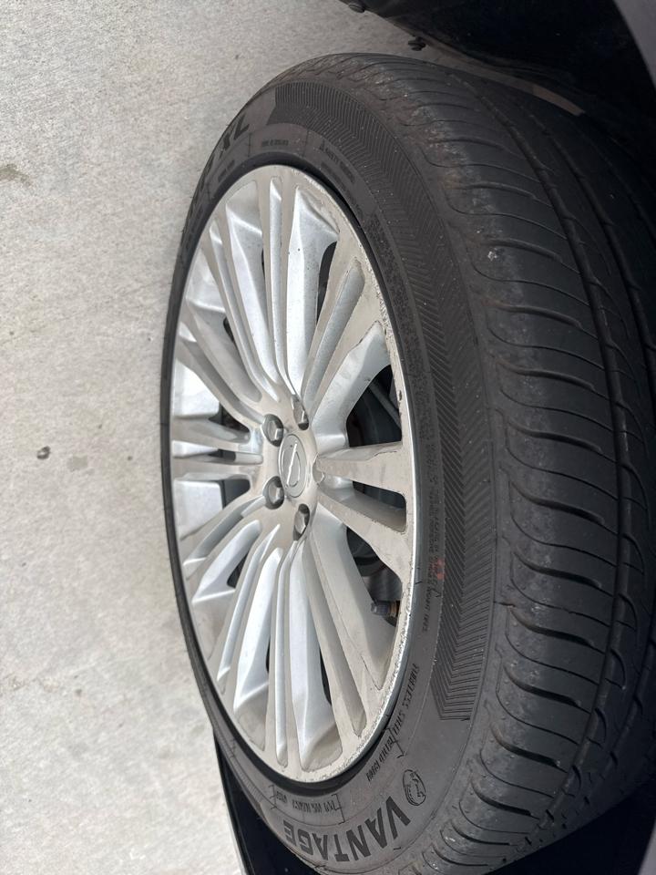 Chrysler 300 4dr Sdn 300C RWD 2011