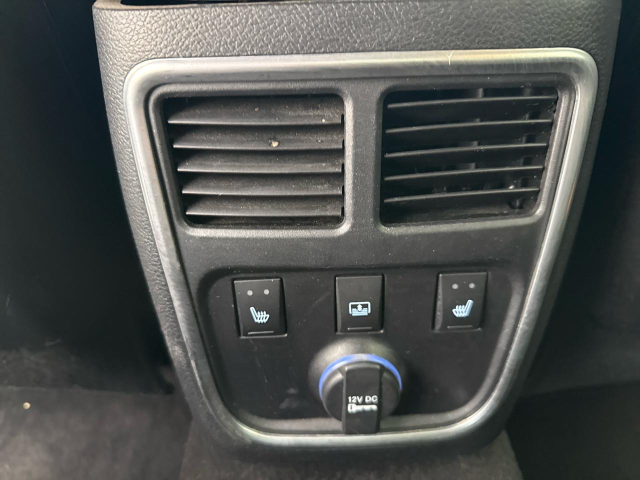 Chrysler 300 4dr Sdn 300C RWD 2011