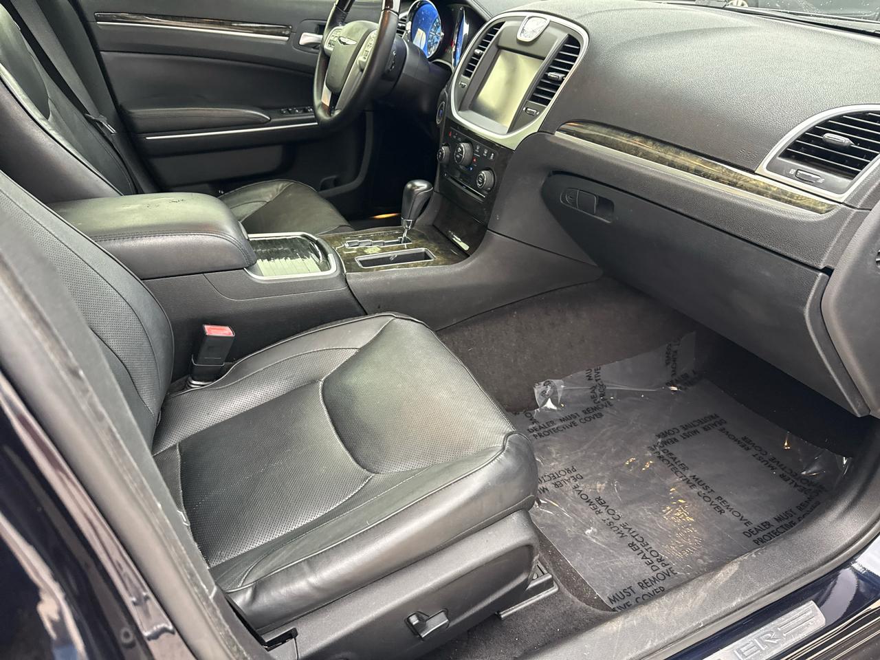 Chrysler 300 4dr Sdn 300C RWD 2011