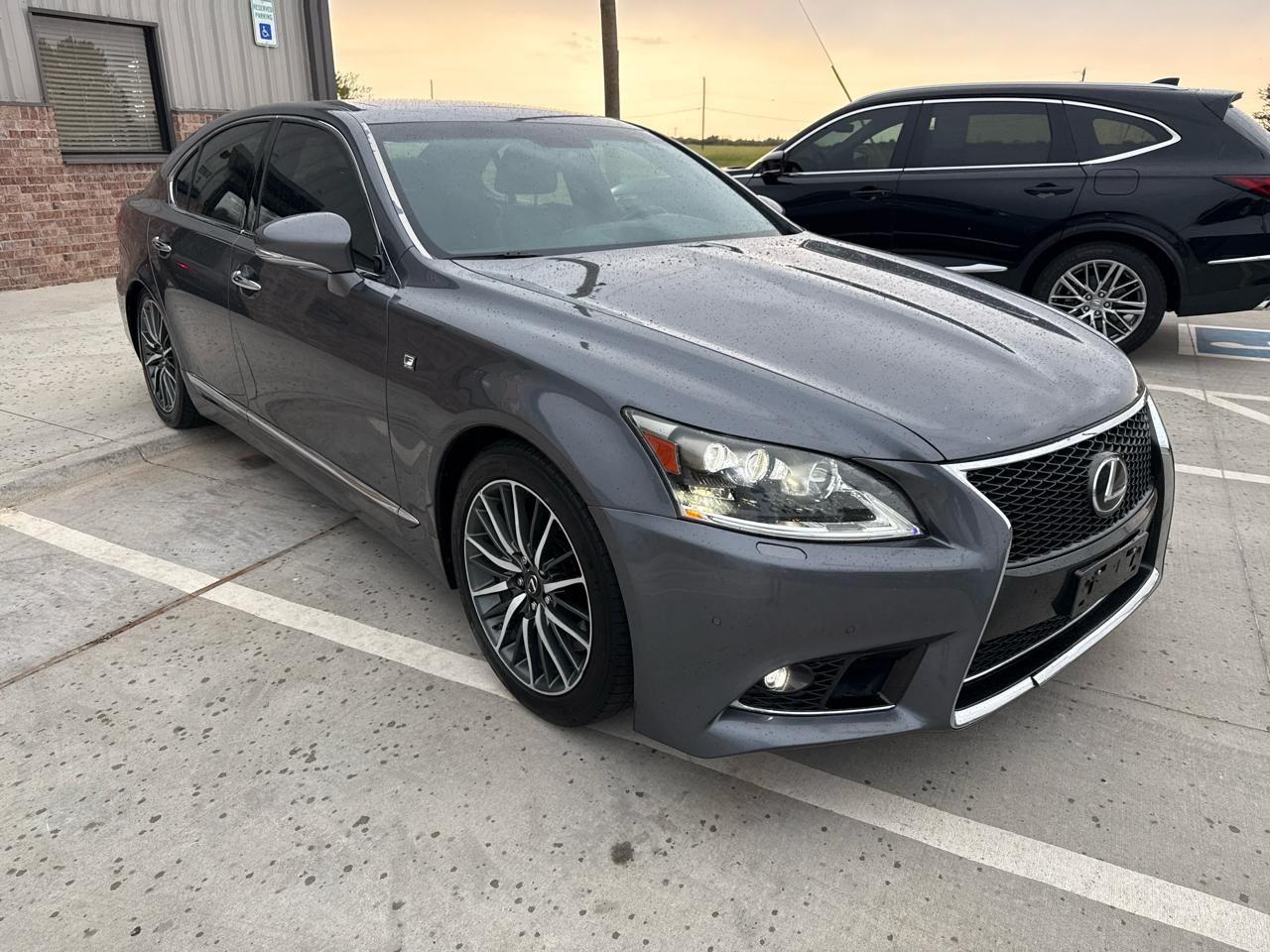 Lexus LS 460 4dr Sdn RWD 2015
