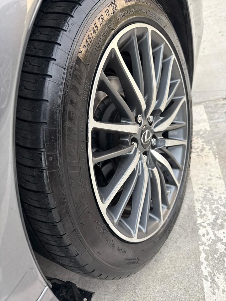 Lexus LS 460 4dr Sdn RWD 2015