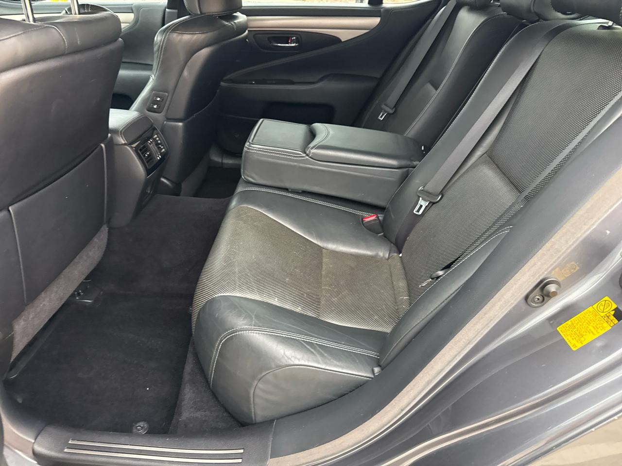 Lexus LS 460 4dr Sdn RWD 2015