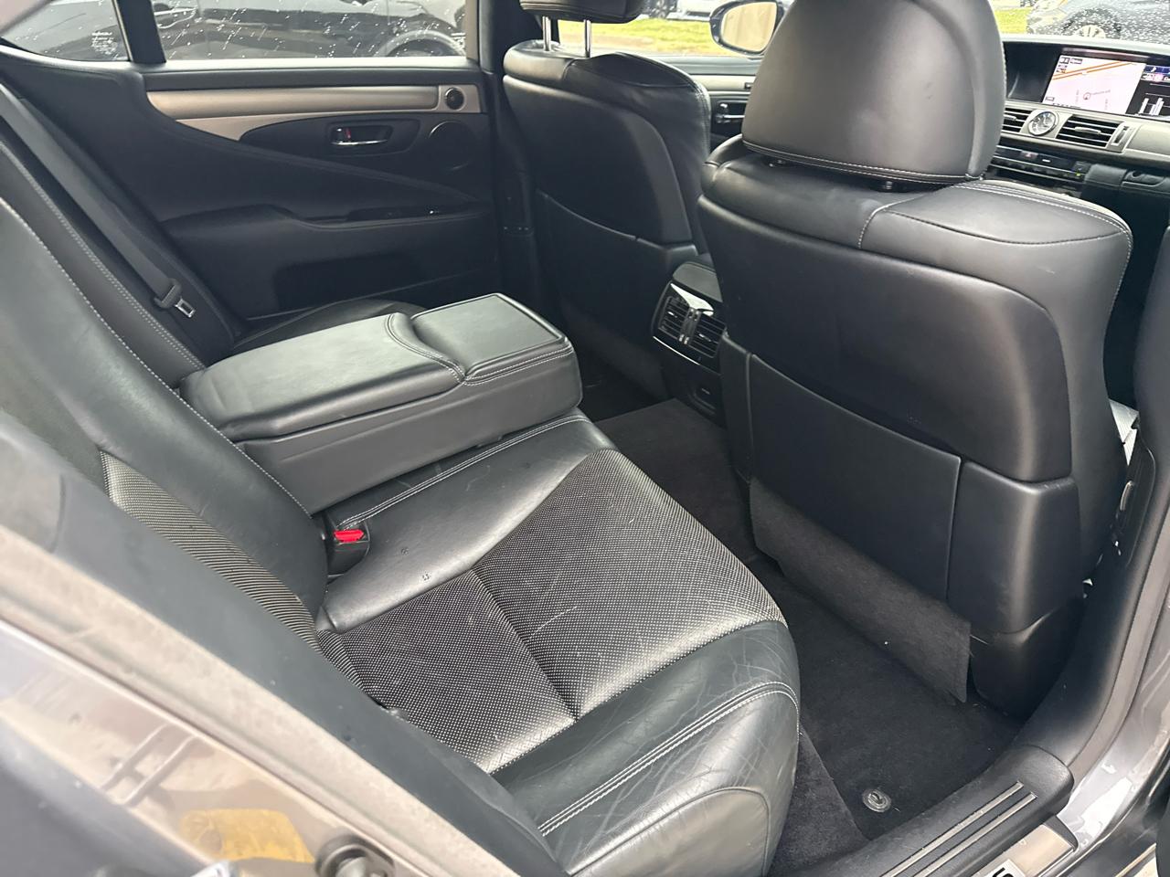Lexus LS 460 4dr Sdn RWD 2015
