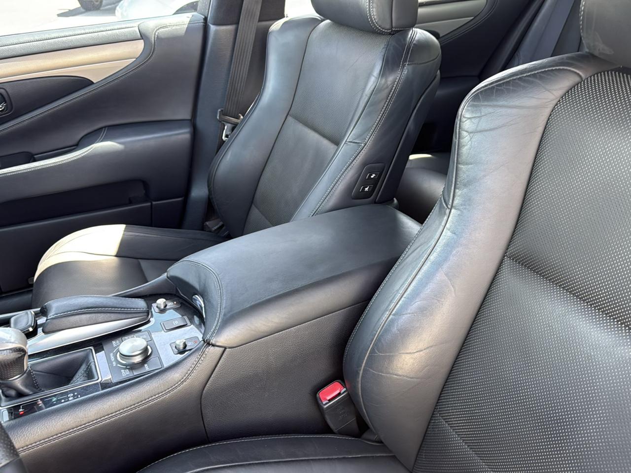 Lexus LS 460 4dr Sdn RWD 2015