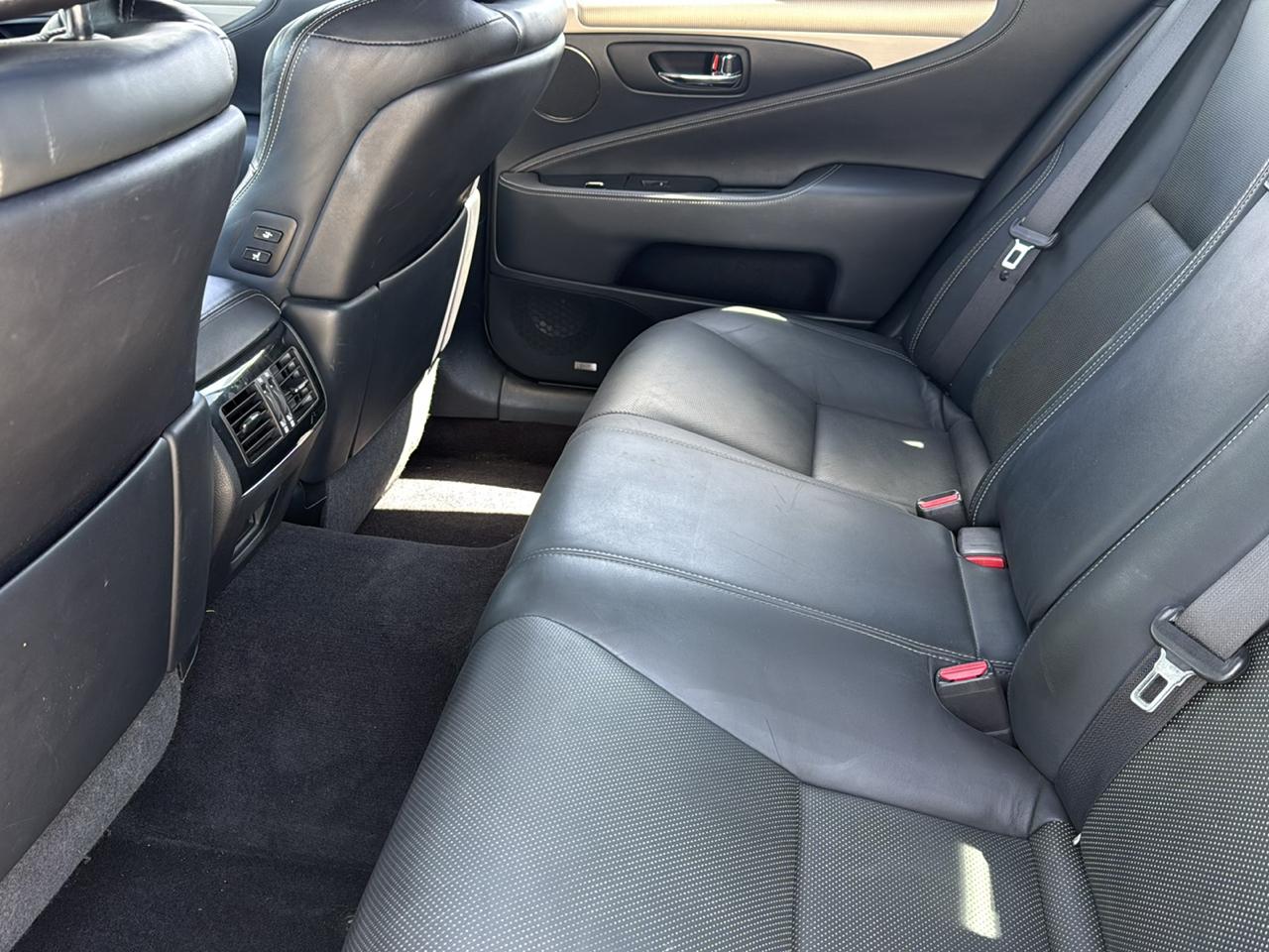 Lexus LS 460 4dr Sdn RWD 2015