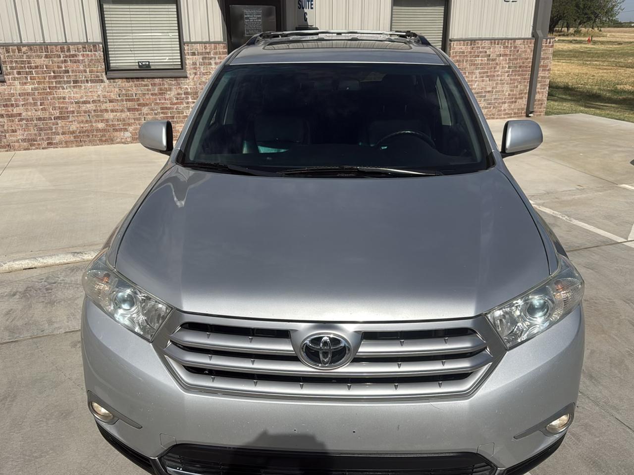 Toyota Highlander 4WD 4dr V6 (Natl) 2012