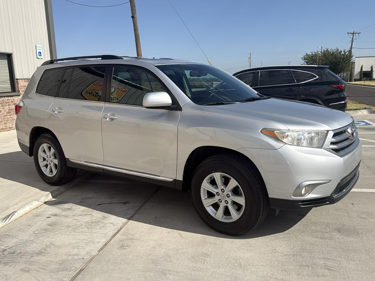 Toyota Highlander 4WD 4dr V6 (Natl) 2012