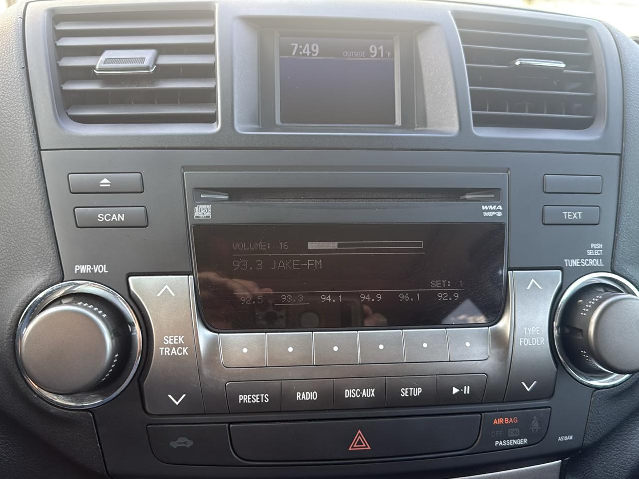 Toyota Highlander 4WD 4dr V6 (Natl) 2012