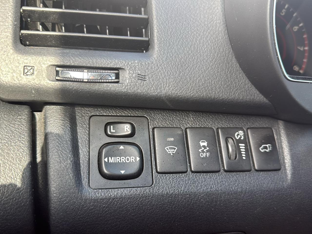 Toyota Highlander 4WD 4dr V6 (Natl) 2012