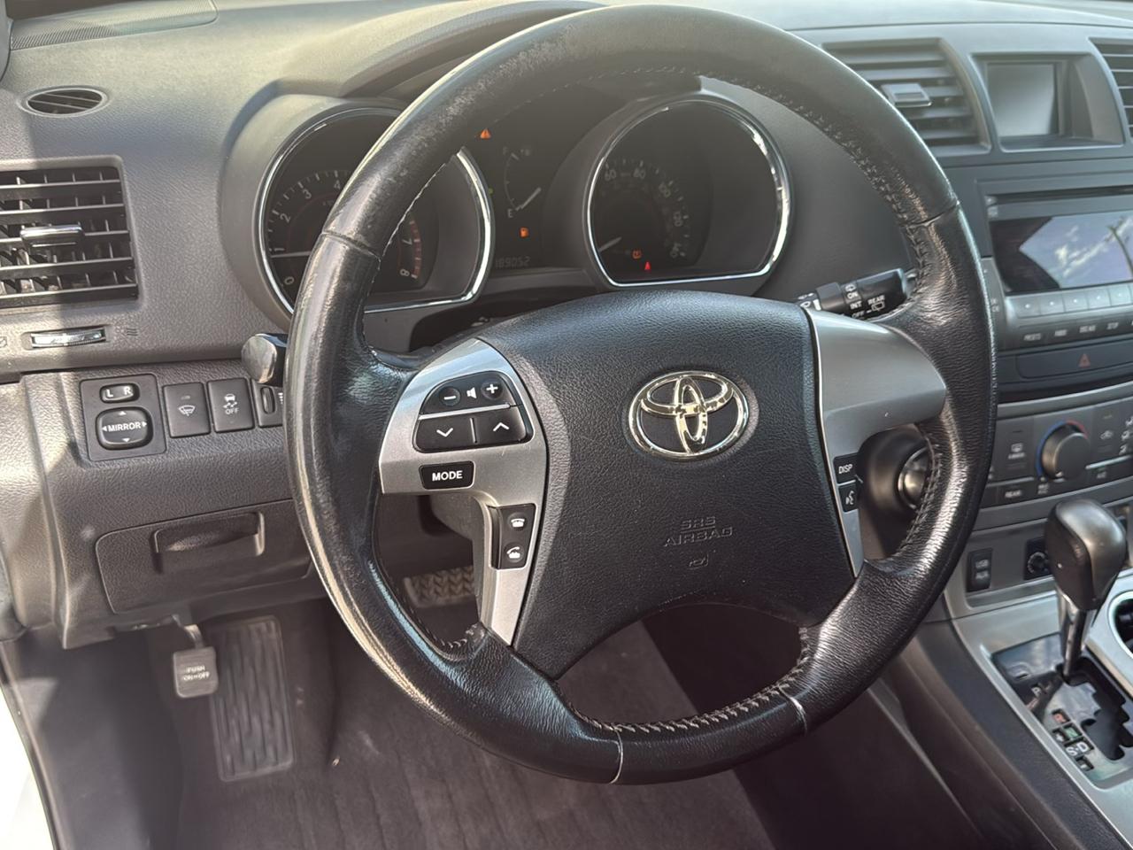 Toyota Highlander 4WD 4dr V6 (Natl) 2012