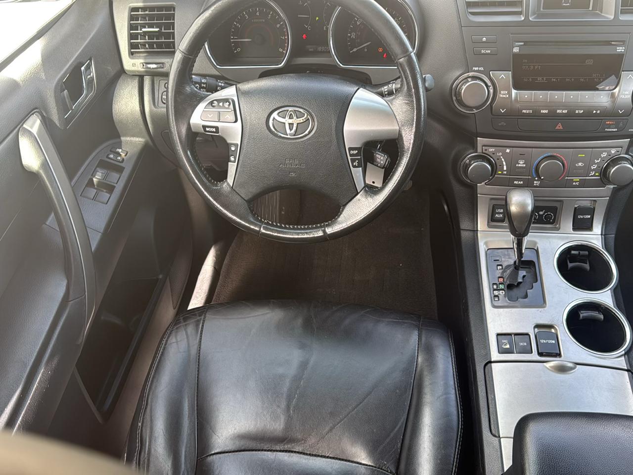 Toyota Highlander 4WD 4dr V6 (Natl) 2012