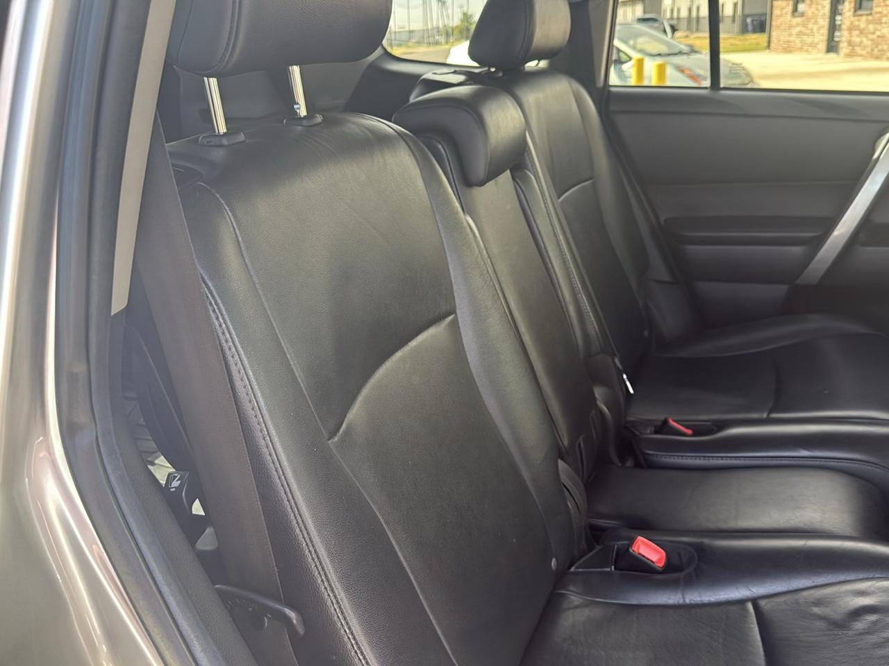 Toyota Highlander 4WD 4dr V6 (Natl) 2012